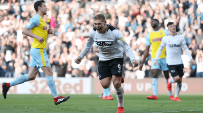 Waghorn Named In EFL Team Of The Week