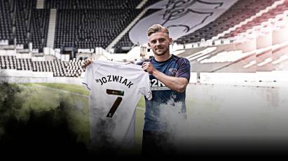 Win Jozwiak’s Signed Shirt